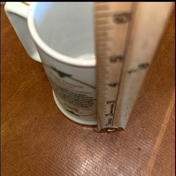 Set Of 4 Vintage Santa Claus Christmas Themed Coffee Mugs - Picture 11 of 11